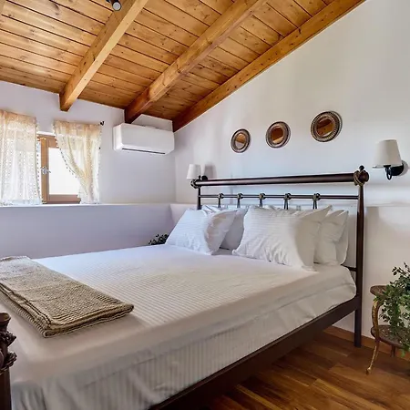 Vasileios Moments Apartment